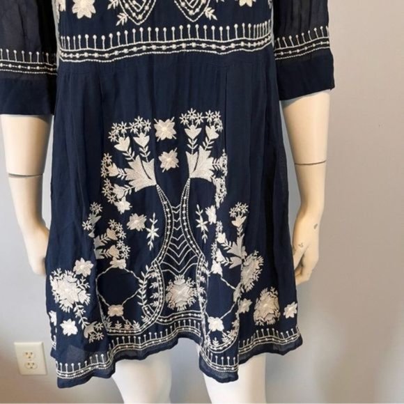 French Connection 'Kiko' Embroidered Crepe Babydoll Dress Size 2 - Picture 10 of 16